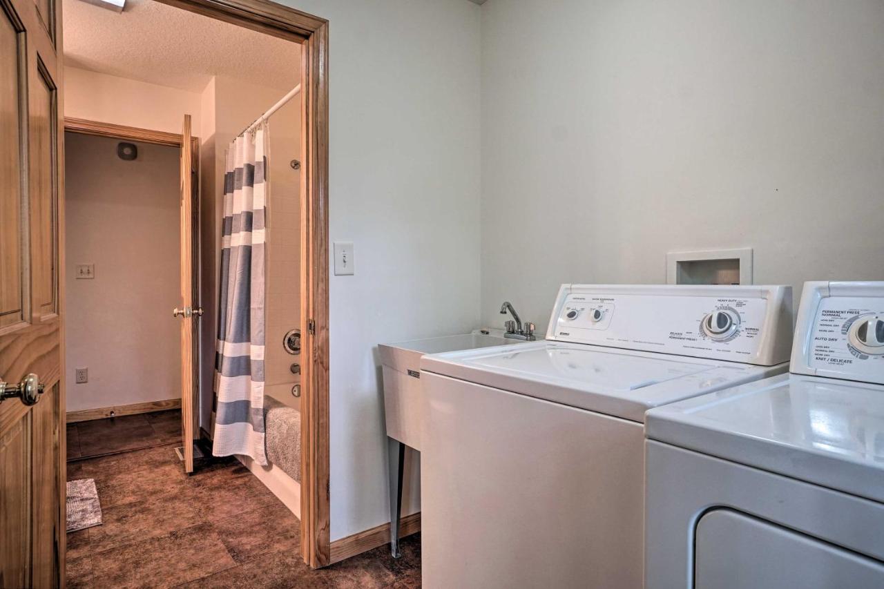 Resort Innsbruck Cabin With A Hot Tub And Deck! Хелън Екстериор снимка